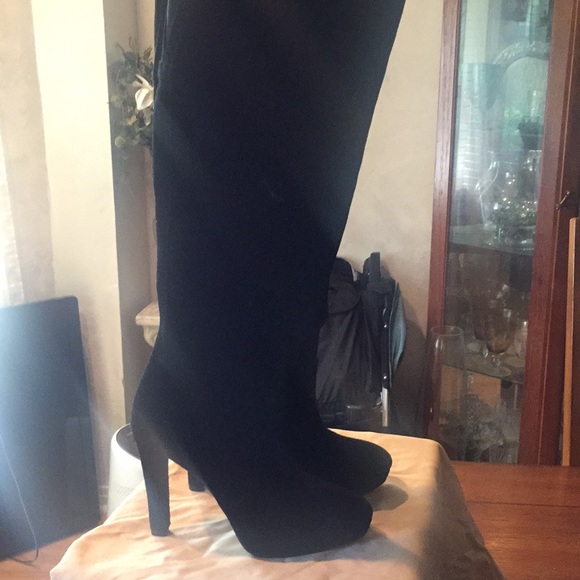 I.N.C Leather Tall boots. New without tags. - Picture 2 of 4